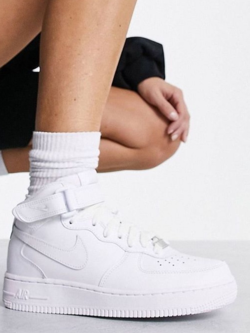 Nike Air Force 1 '07 Mid Rec Sneaker White size 5.5 Youth